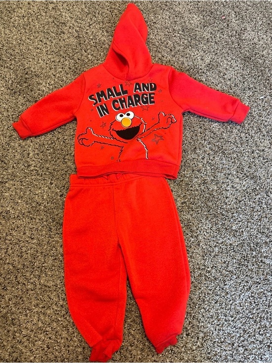 Sesame Street Other - Sesame Street Red Elmo Graphic Hoodie Set 18 M Like New